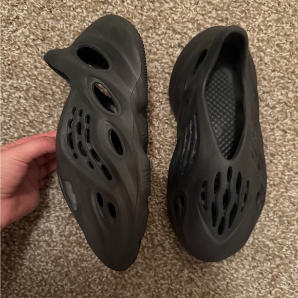 Yeezy Foam Runner - Picture 3 of 5